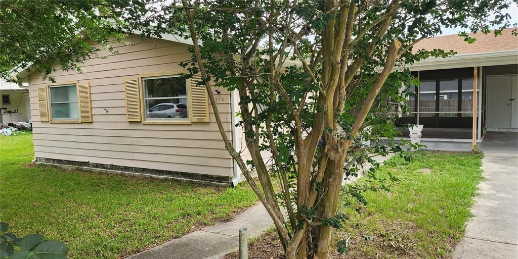 For Sale: $185,000 (2 beds, 2 baths, 1128 Square Feet)