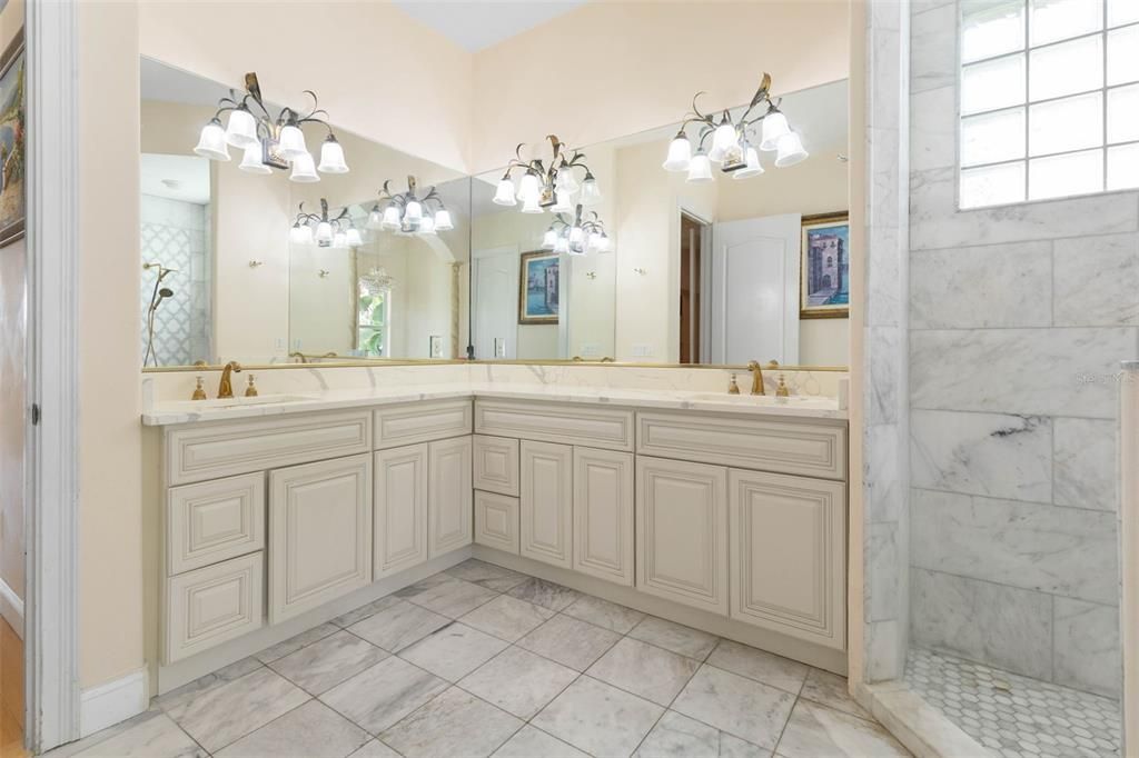 For Sale: $1,560,000 (3 beds, 2 baths, 3296 Square Feet)