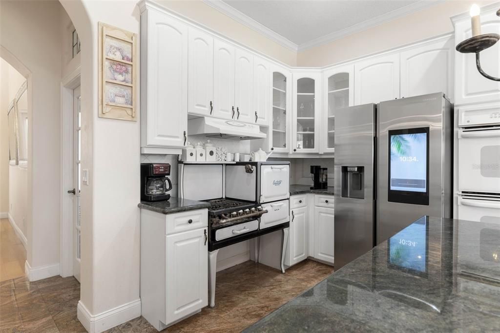 For Sale: $1,560,000 (3 beds, 2 baths, 3296 Square Feet)