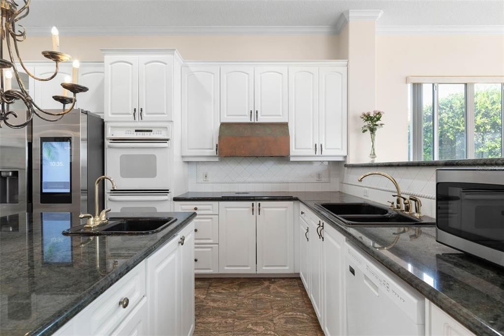 For Sale: $1,560,000 (3 beds, 2 baths, 3296 Square Feet)