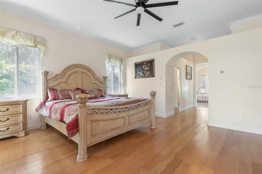 For Sale: $1,560,000 (3 beds, 2 baths, 3296 Square Feet)