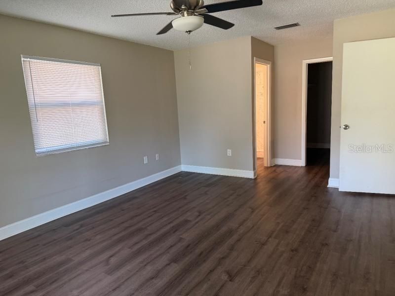 En Venta: $319,900 (3 camas, 2 baños, 1337 Pies cuadrados)