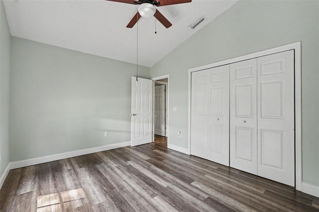 For Sale: $560,000 (5 beds, 2 baths, 2828 Square Feet)