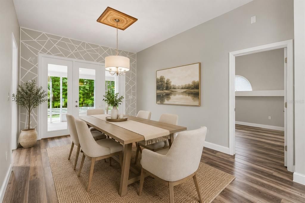 For Sale: $560,000 (5 beds, 2 baths, 2828 Square Feet)