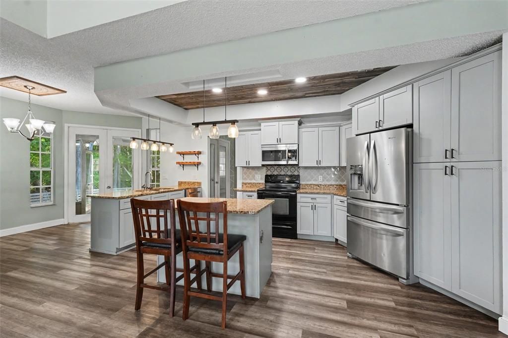 For Sale: $560,000 (5 beds, 2 baths, 2828 Square Feet)