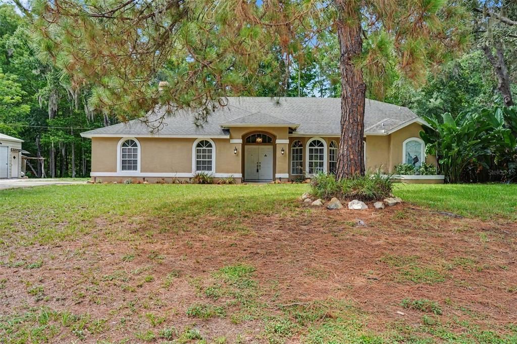 For Sale: $560,000 (5 beds, 2 baths, 2828 Square Feet)