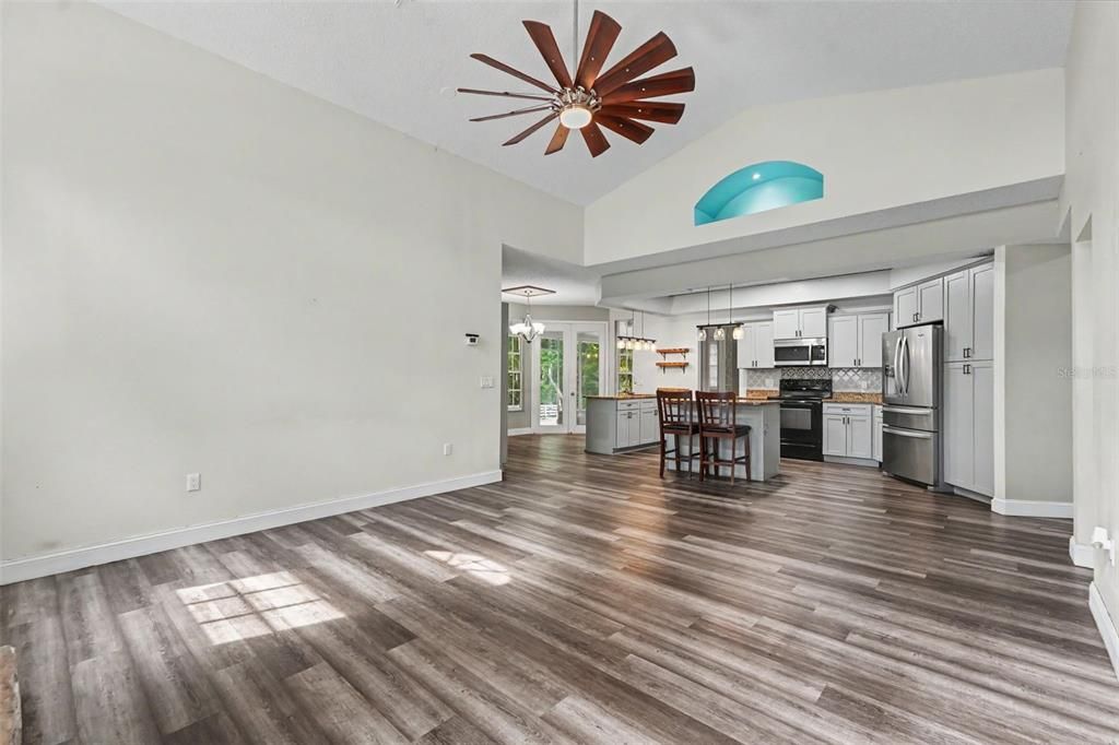 For Sale: $560,000 (5 beds, 2 baths, 2828 Square Feet)