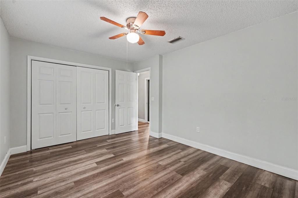 For Sale: $560,000 (5 beds, 2 baths, 2828 Square Feet)