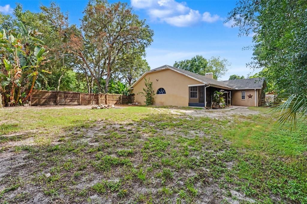 For Sale: $560,000 (5 beds, 2 baths, 2828 Square Feet)