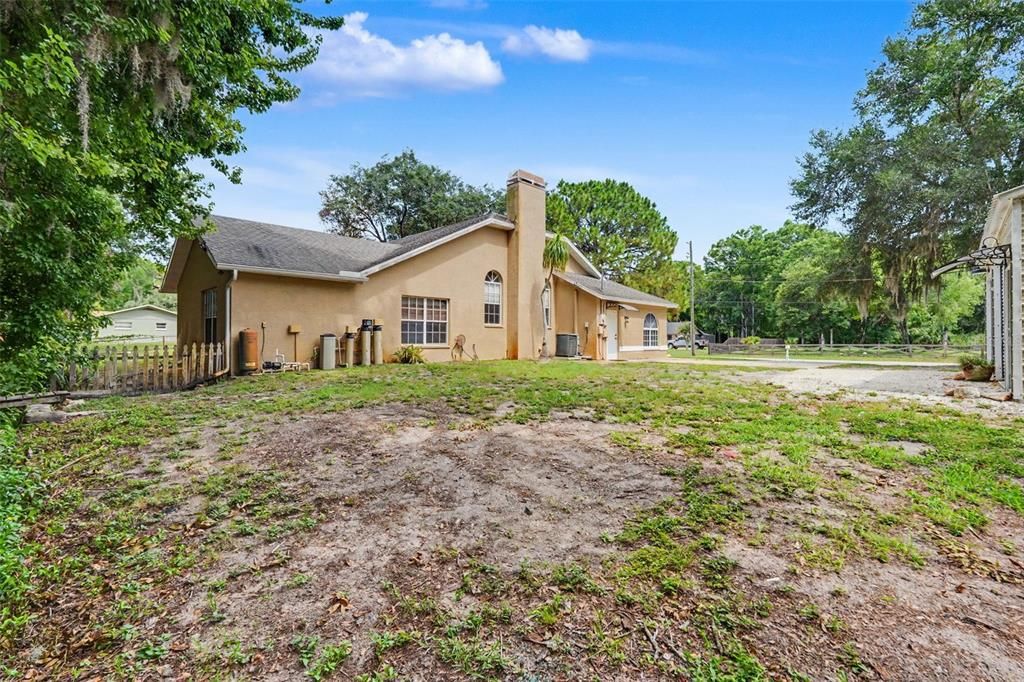 For Sale: $560,000 (5 beds, 2 baths, 2828 Square Feet)