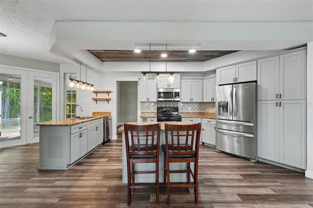For Sale: $560,000 (5 beds, 2 baths, 2828 Square Feet)