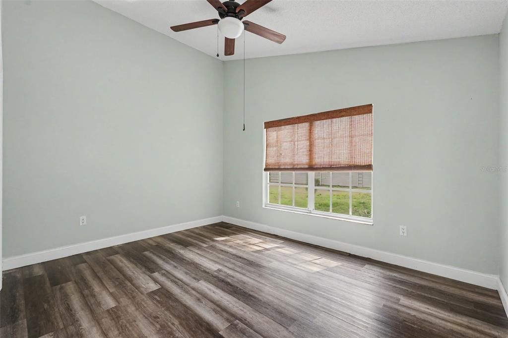 For Sale: $560,000 (5 beds, 2 baths, 2828 Square Feet)