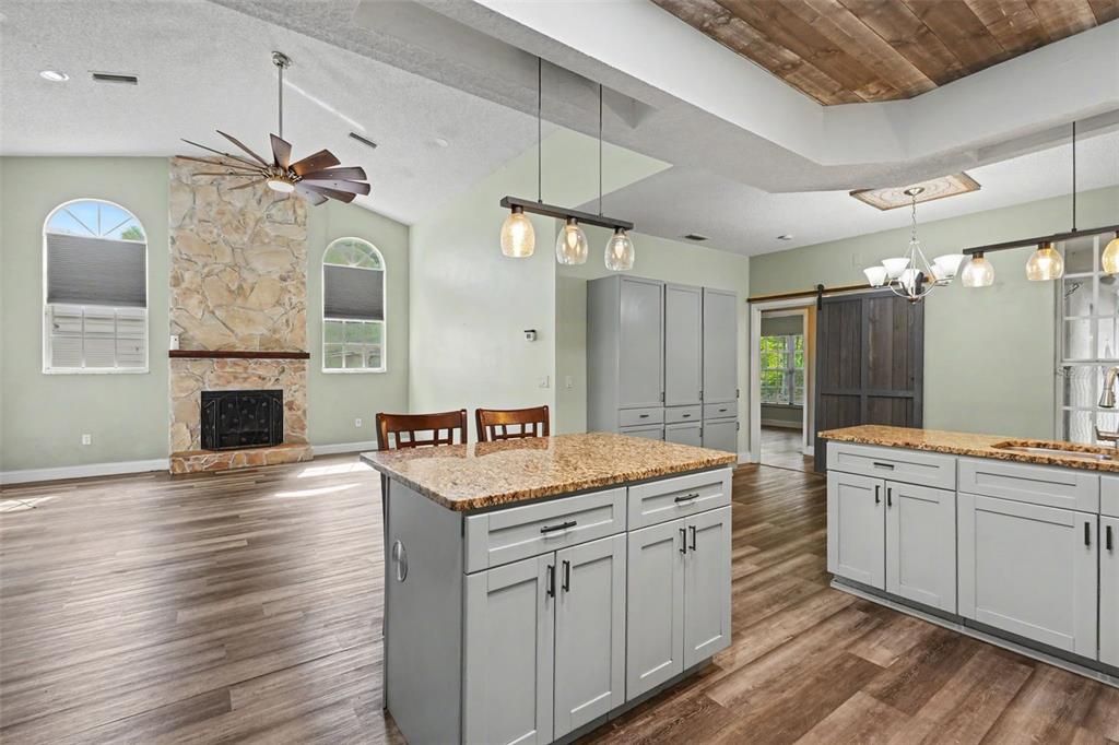 For Sale: $560,000 (5 beds, 2 baths, 2828 Square Feet)