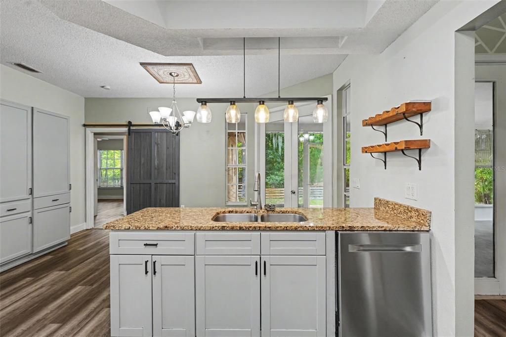 For Sale: $560,000 (5 beds, 2 baths, 2828 Square Feet)
