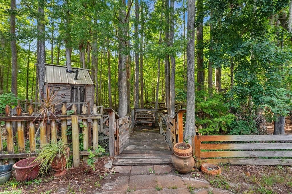 For Sale: $560,000 (5 beds, 2 baths, 2828 Square Feet)