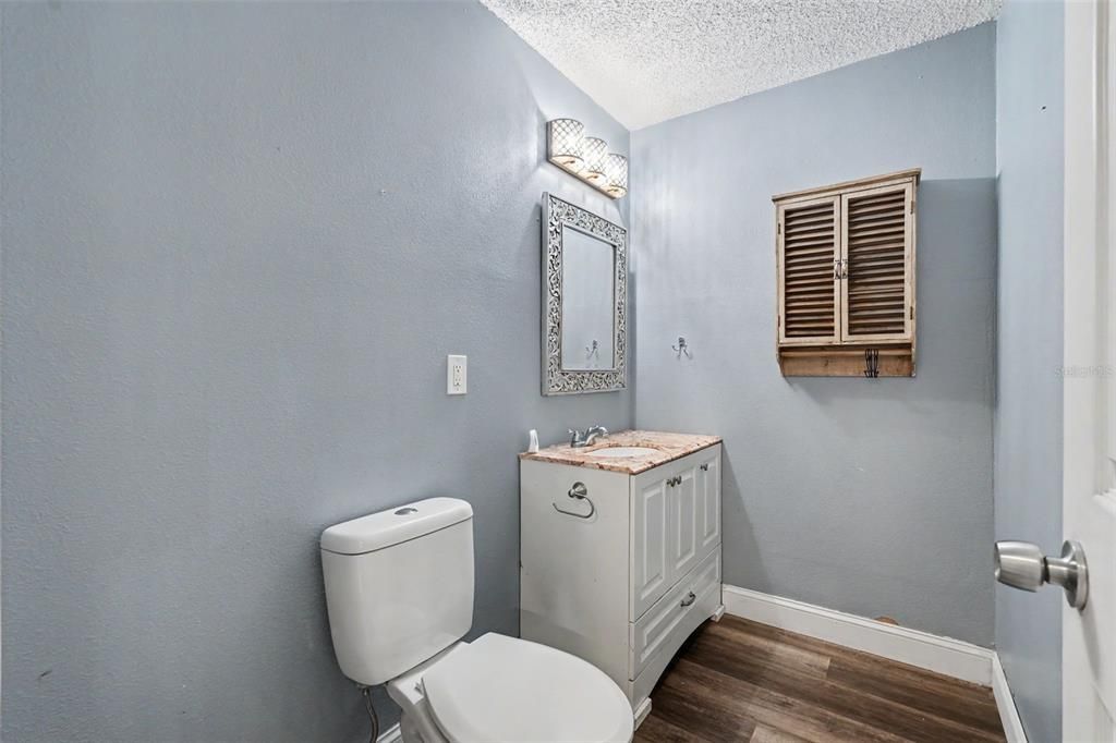 For Sale: $560,000 (5 beds, 2 baths, 2828 Square Feet)