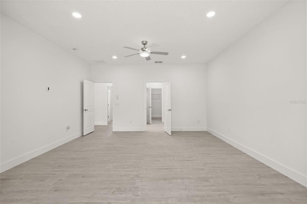 For Sale: $440,000 (4 beds, 3 baths, 2431 Square Feet)