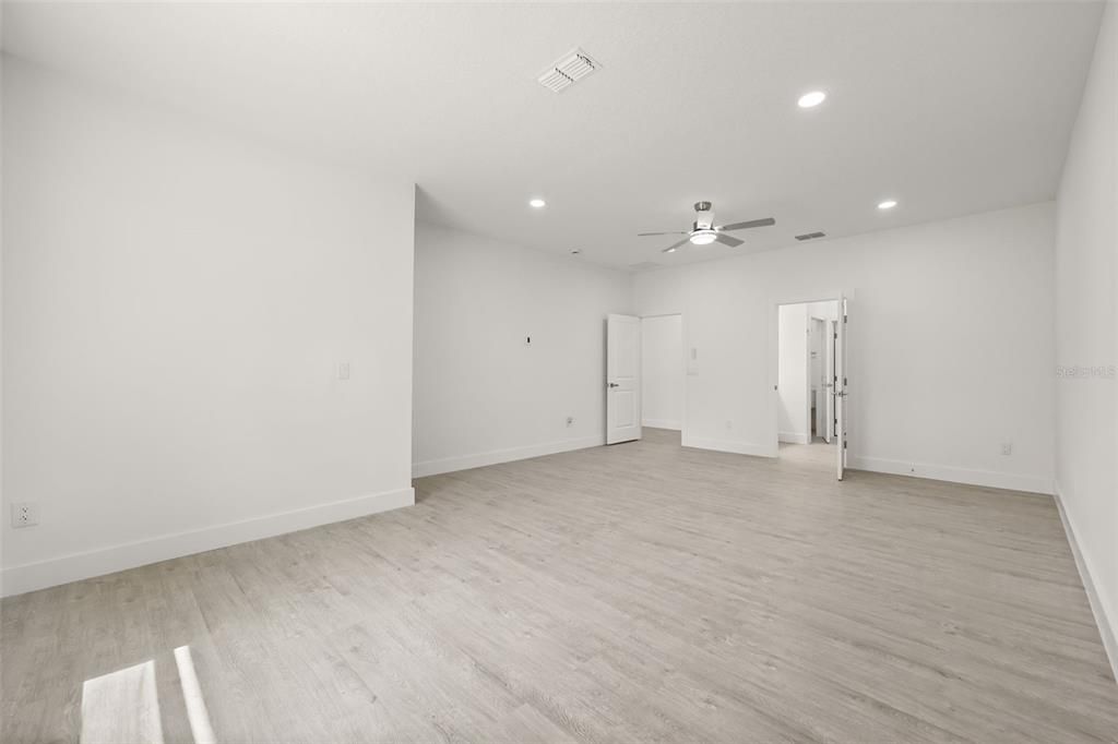 For Sale: $440,000 (4 beds, 3 baths, 2431 Square Feet)