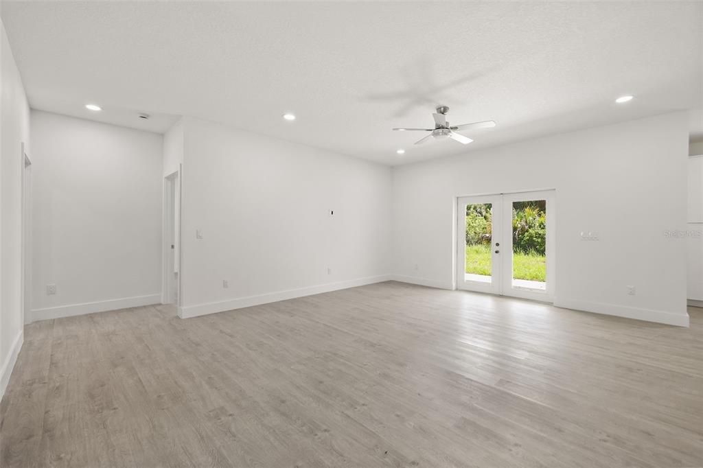 For Sale: $440,000 (4 beds, 3 baths, 2431 Square Feet)