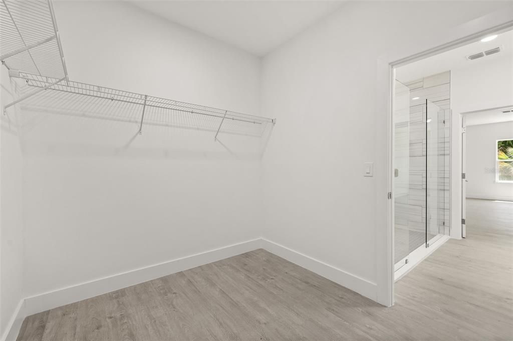 For Sale: $440,000 (4 beds, 3 baths, 2431 Square Feet)