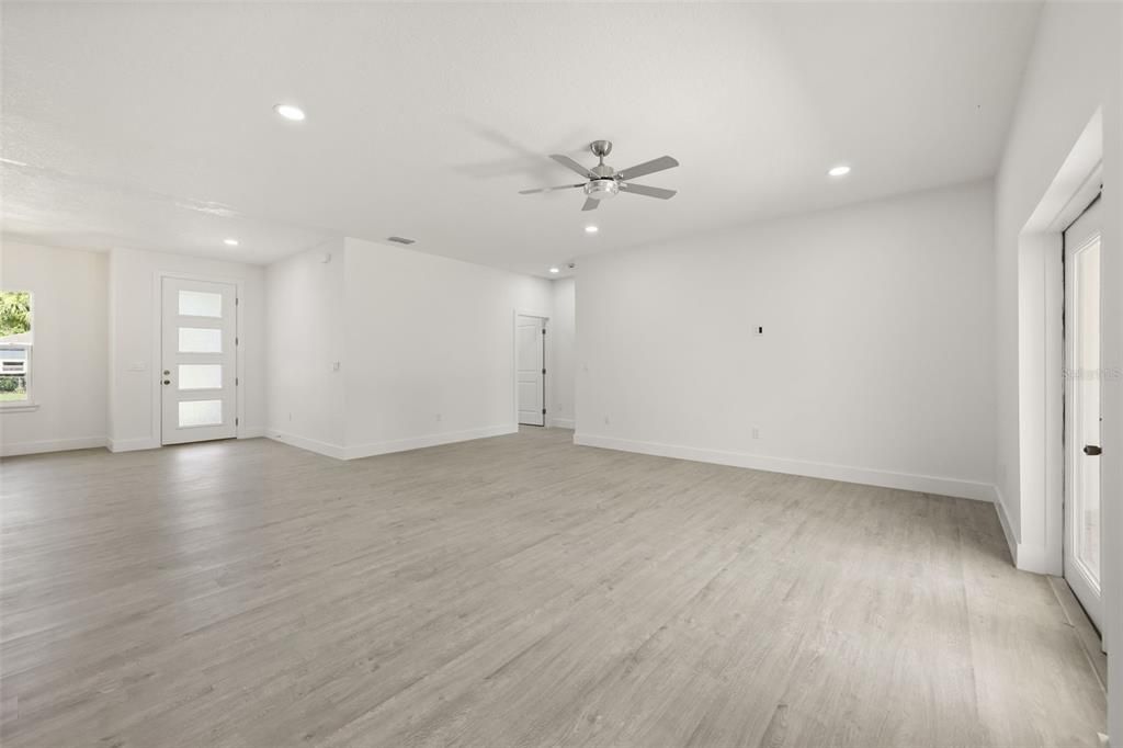 For Sale: $440,000 (4 beds, 3 baths, 2431 Square Feet)
