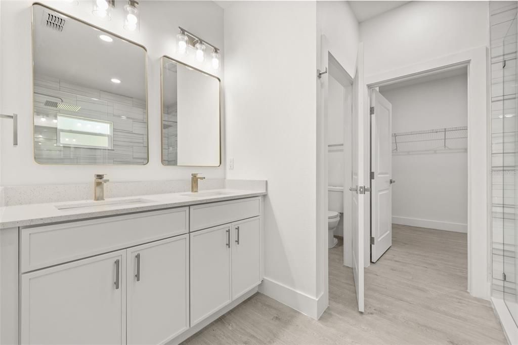 For Sale: $440,000 (4 beds, 3 baths, 2431 Square Feet)
