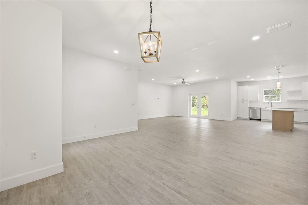 For Sale: $440,000 (4 beds, 3 baths, 2431 Square Feet)