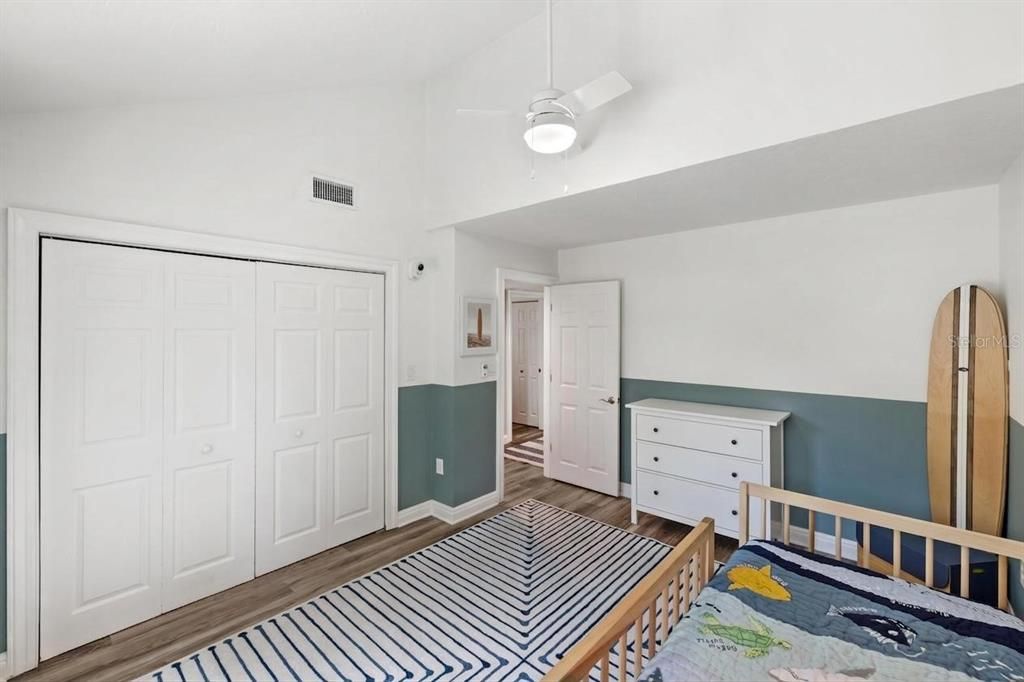 Под контрактом: $1,699,000 (3 спален, 3 ванн, 2270 Квадратных фут)