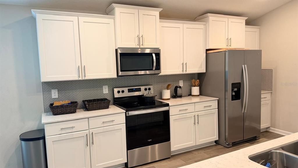 For Sale: $444,900 (4 beds, 3 baths, 2345 Square Feet)