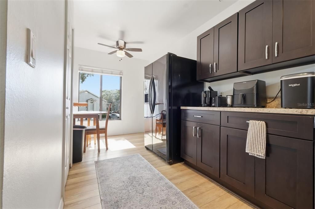 For Sale: $229,900 (2 beds, 2 baths, 1228 Square Feet)
