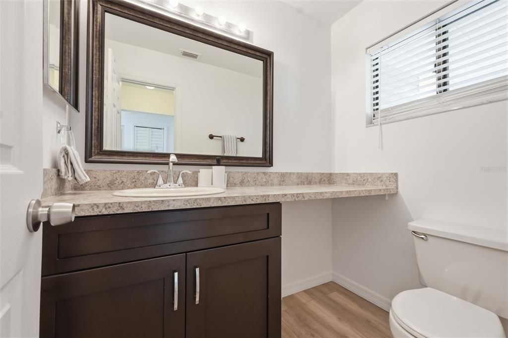 For Sale: $229,900 (2 beds, 2 baths, 1228 Square Feet)