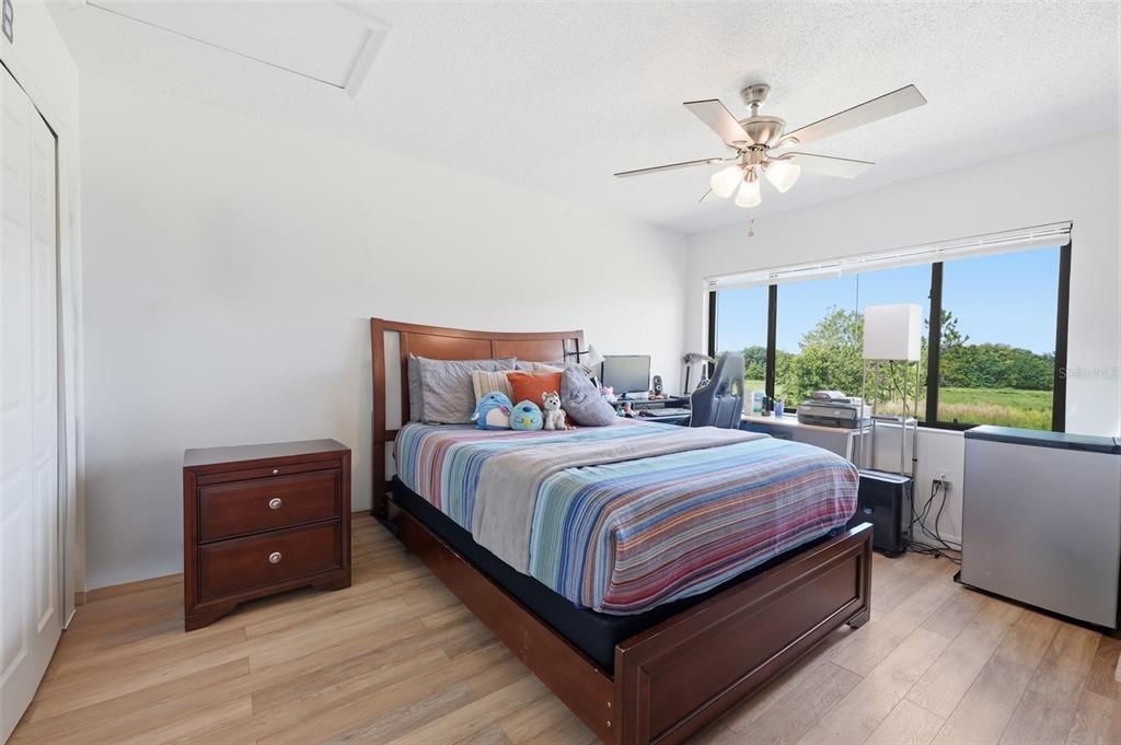 For Sale: $229,900 (2 beds, 2 baths, 1228 Square Feet)