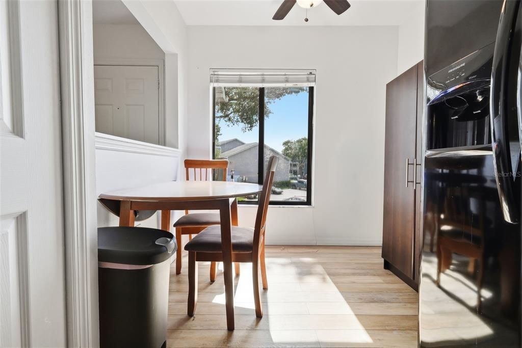 For Sale: $229,900 (2 beds, 2 baths, 1228 Square Feet)