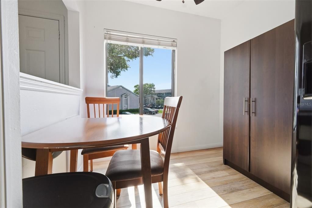 For Sale: $229,900 (2 beds, 2 baths, 1228 Square Feet)