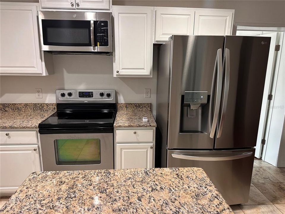 For Rent: $2,400 (3 beds, 2 baths, 1345 Square Feet)