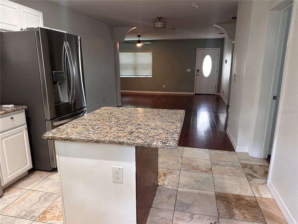 For Rent: $2,400 (3 beds, 2 baths, 1345 Square Feet)