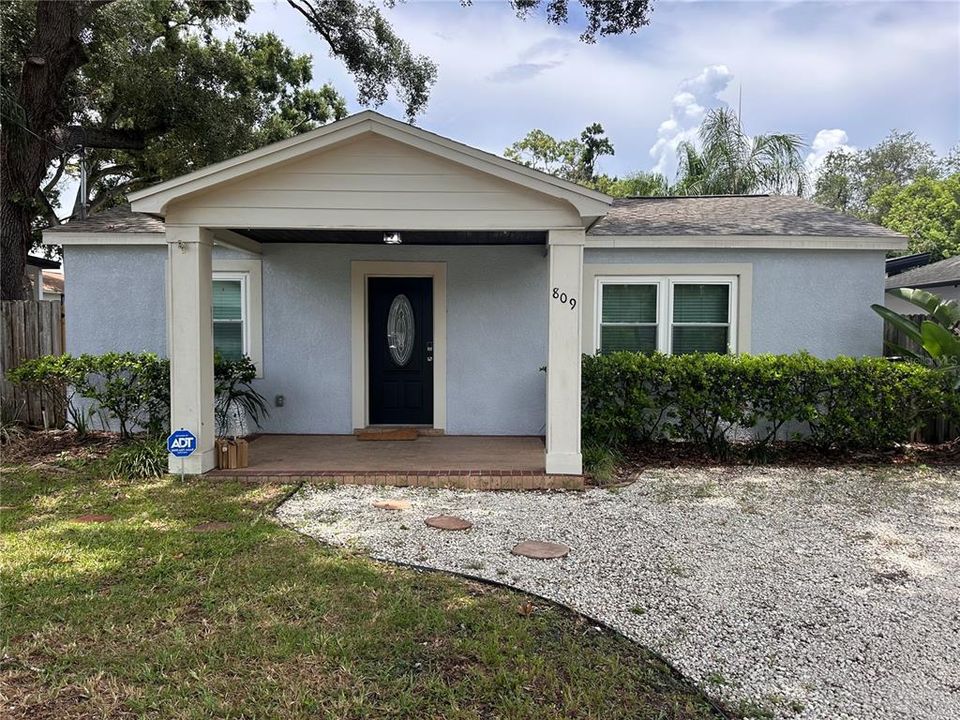For Rent: $2,400 (3 beds, 2 baths, 1345 Square Feet)