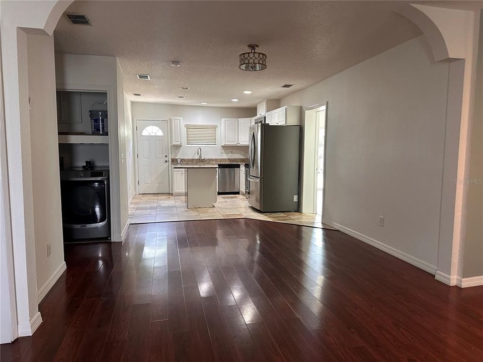 For Rent: $2,400 (3 beds, 2 baths, 1345 Square Feet)