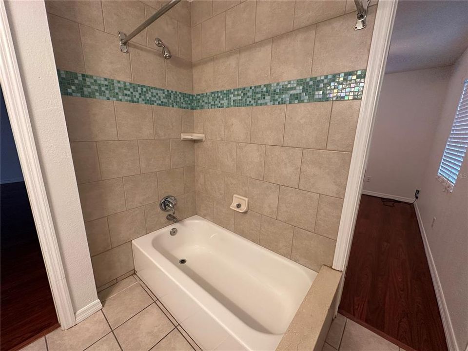 For Rent: $2,400 (3 beds, 2 baths, 1345 Square Feet)