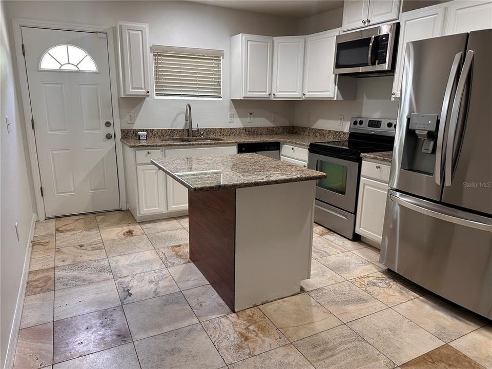 For Rent: $2,400 (3 beds, 2 baths, 1345 Square Feet)