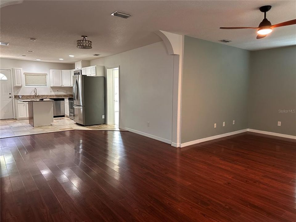 For Rent: $2,400 (3 beds, 2 baths, 1345 Square Feet)