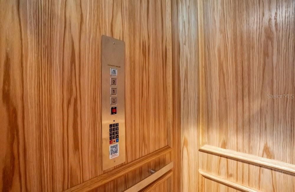 На продажу: $6,700,000 (8 спален, 7 ванн, 8133 Квадратных фут)