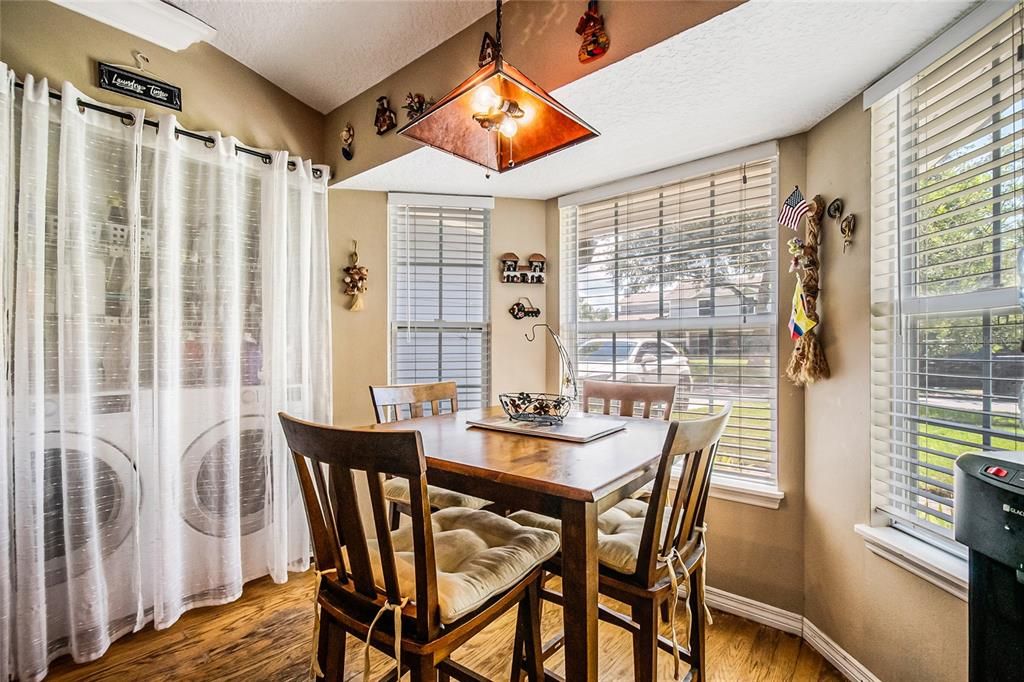 For Sale: $499,999 (4 beds, 2 baths, 1692 Square Feet)