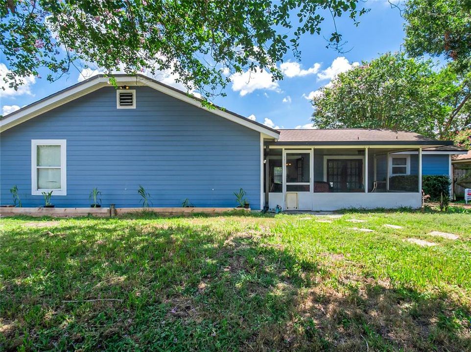 For Sale: $499,999 (4 beds, 2 baths, 1692 Square Feet)