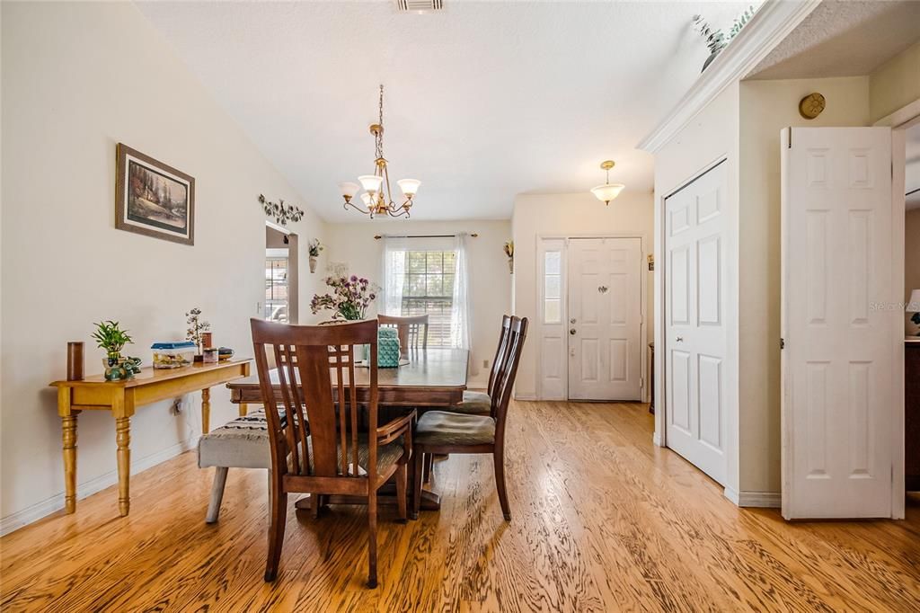 For Sale: $499,999 (4 beds, 2 baths, 1692 Square Feet)