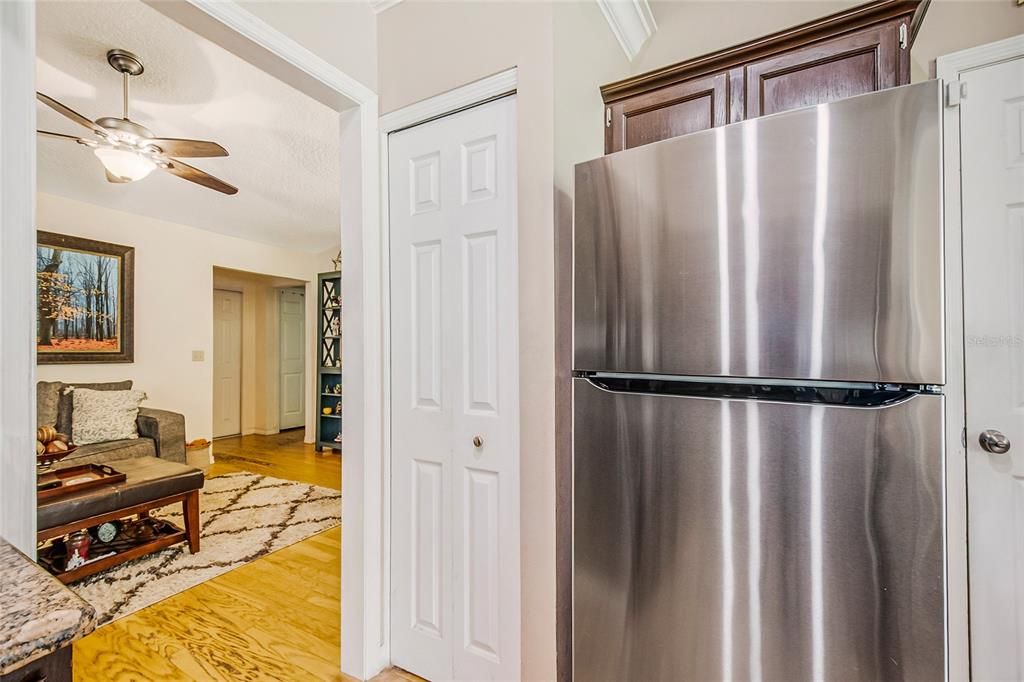 For Sale: $499,999 (4 beds, 2 baths, 1692 Square Feet)