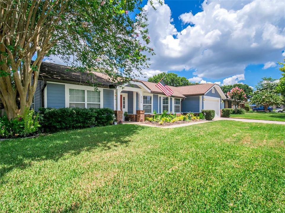 For Sale: $499,999 (4 beds, 2 baths, 1692 Square Feet)