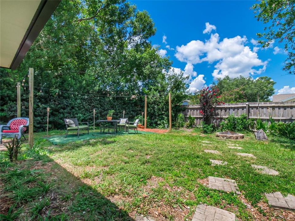 For Sale: $499,999 (4 beds, 2 baths, 1692 Square Feet)
