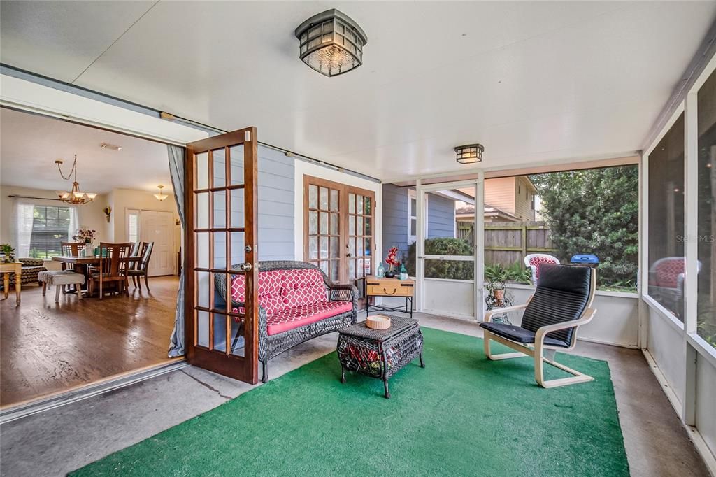 For Sale: $499,999 (4 beds, 2 baths, 1692 Square Feet)