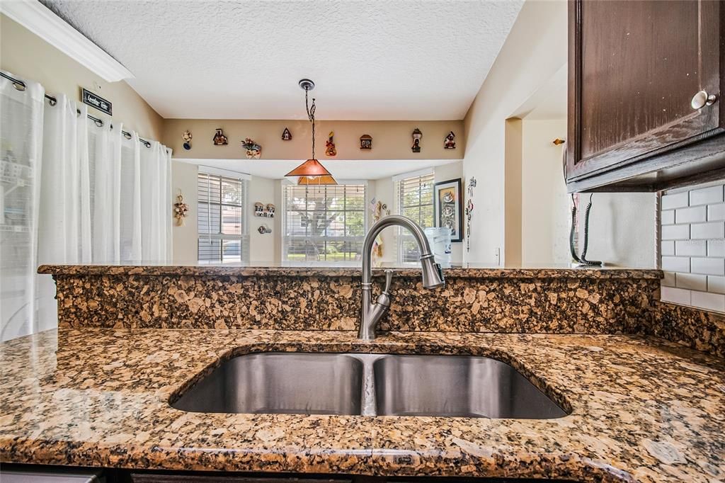 For Sale: $499,999 (4 beds, 2 baths, 1692 Square Feet)
